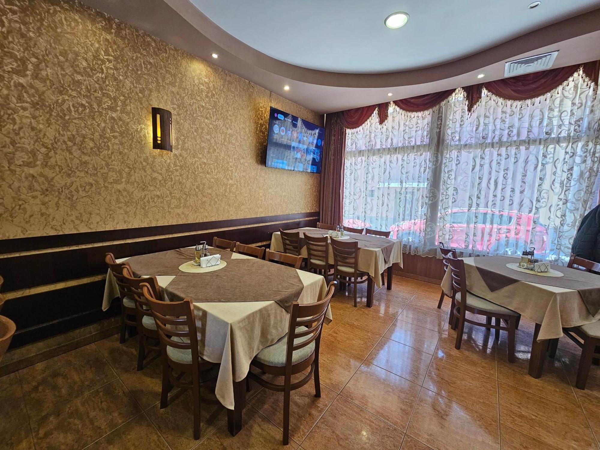 Family Hotel Jeri 벨린그래드 외부 사진
