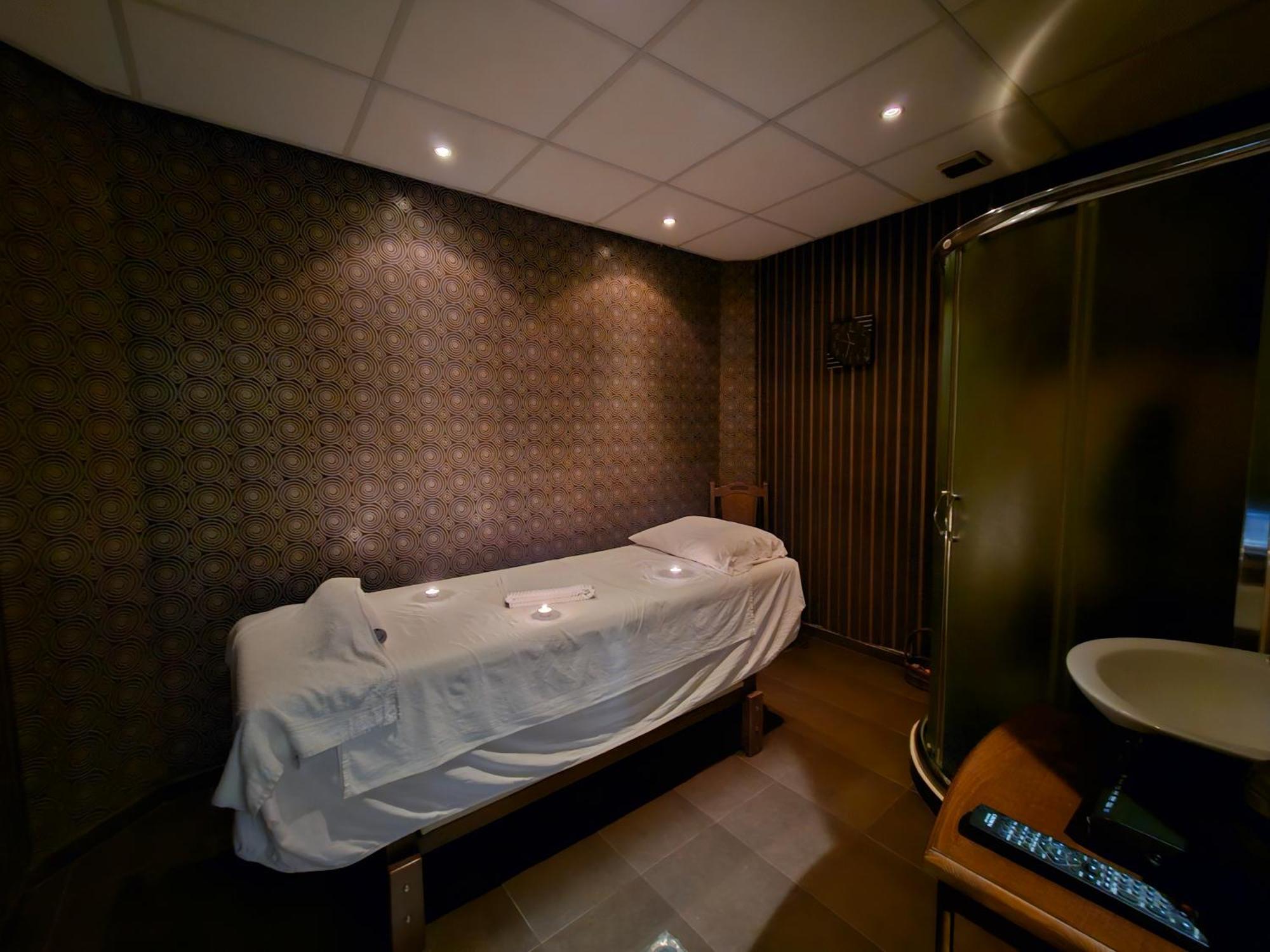 Family Hotel Jeri 벨린그래드 외부 사진