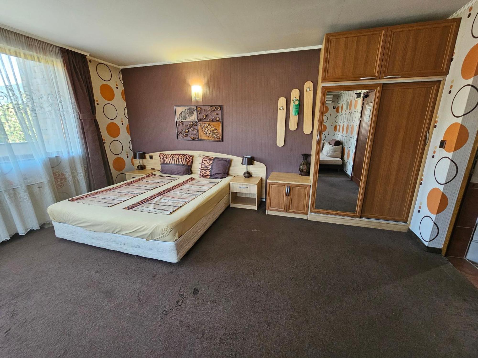 Family Hotel Jeri 벨린그래드 외부 사진