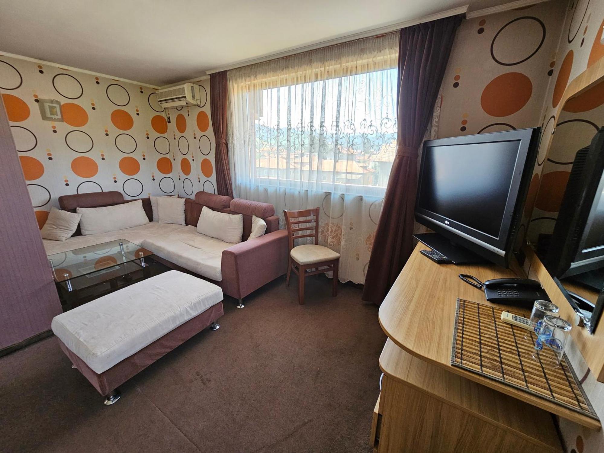 Family Hotel Jeri 벨린그래드 외부 사진